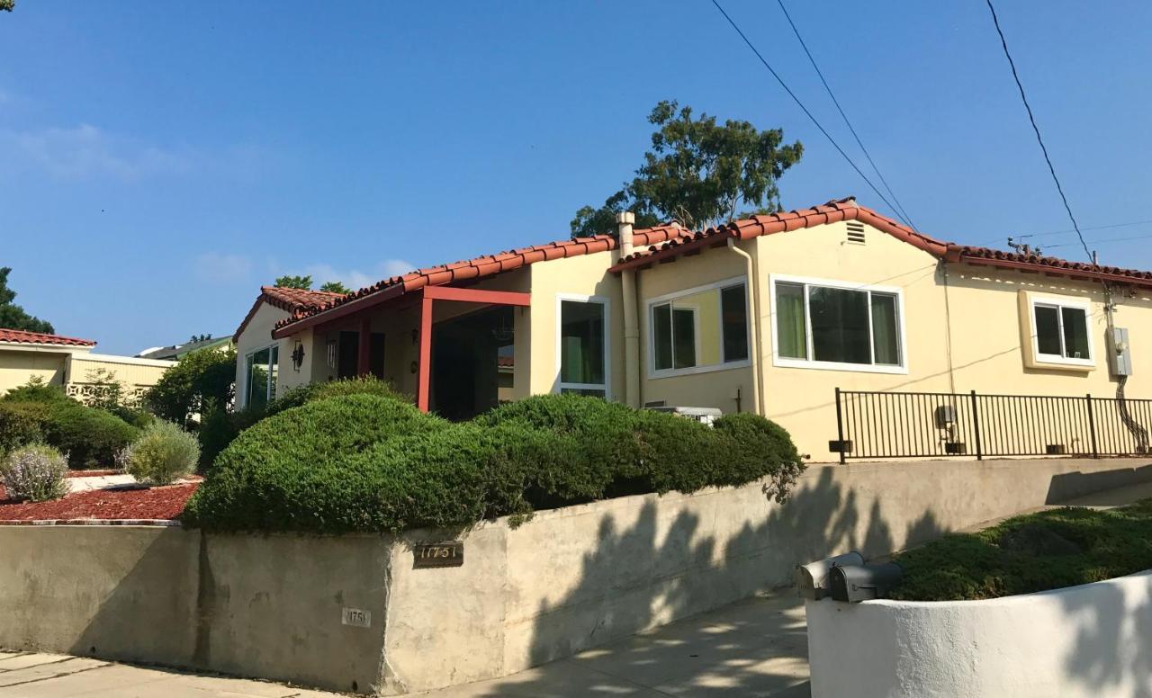 Holiday home La'oasis With Views, 2000 Sqft House, Large Yard *