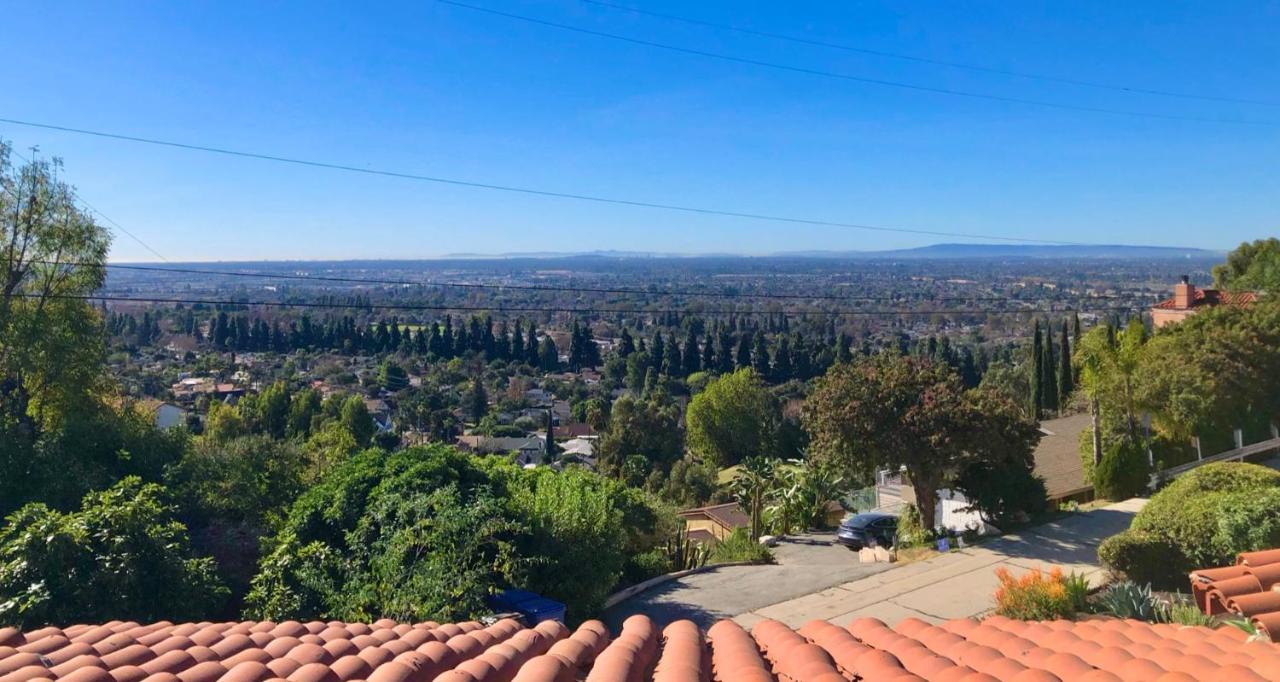 Holiday home La'oasis With Views, 2000 Sqft House, Large Yard