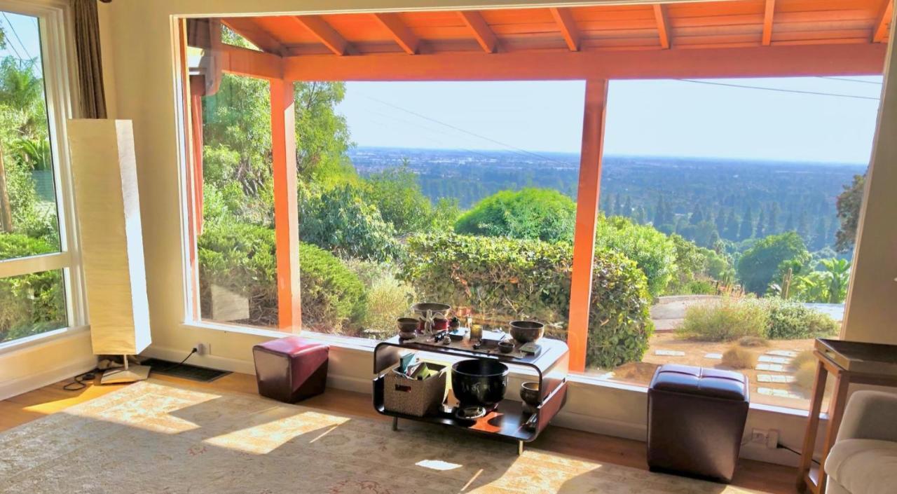 Holiday home La'oasis With Views, 2000 Sqft House, Large Yard *