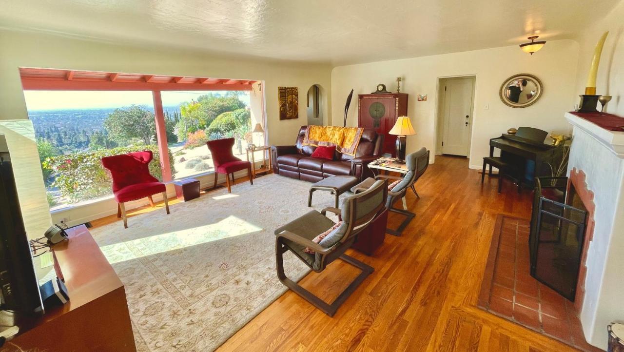 Holiday home La'oasis With Views, 2000 Sqft House, Large Yard